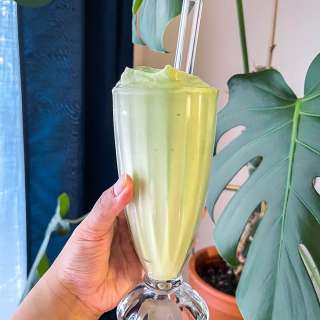 Vietnamese Avocado Shake (Sinh to bo)