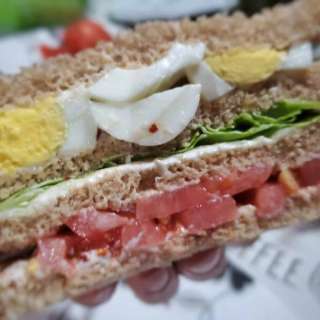 Easy Veggie Sandwich
