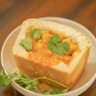 Bunny Chow: Durban style chicken curry