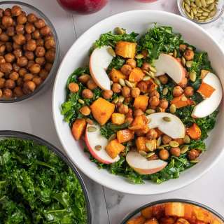 Vegan Massaged Kale and Apple Winter Salad (Meal-Prep friendly!)
