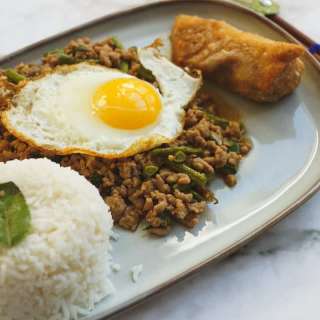 Thai Holy Basil Stir Fry: Pad Krapaw (Pad Kra Pao)
