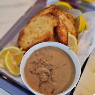Hunter's Sauce: German Mushroom Gravy
