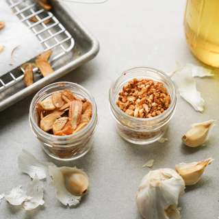Crispy Fried Garlic Chips (Tỏi Phi)