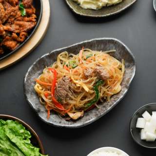 Japchae Recipe (Korean Glass Noodles w/ Ribeye)