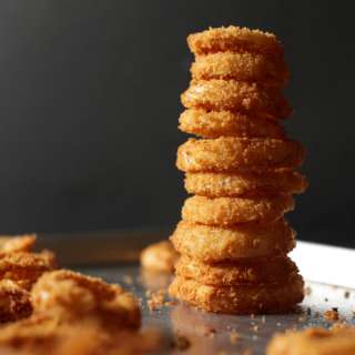 Super Crispy Panko-Breaded Onion Rings
