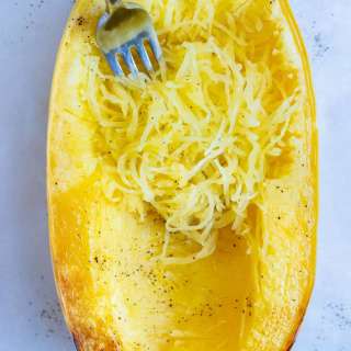 How to Bake Spaghetti Squash