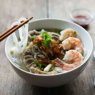 Bánh Canh Giò Heo Tôm (Vietnamese thick noodle soup with pork and shrimp)