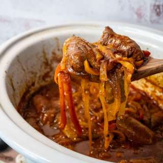 Easy Crock Pot Italian Sausage and Peppers Recipe