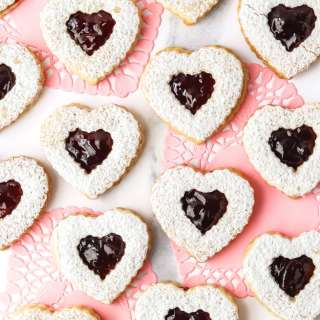 Classic Raspberry Linzer Heart Cookies Recipe