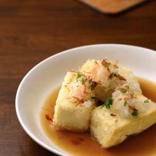 Japanese Agedashi Tofu (Deep Fried Silken Tofu in Broth)