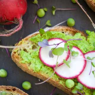 Fresh Pea Hummus Crostini