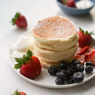 Fluffy Japanese Soufflé Pancakes
