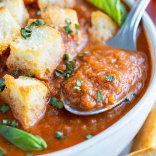 Vegan Roasted Tomato Basil Soup