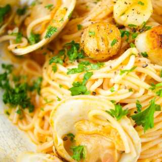 Delicious Pasta With Clams And Scallops - Recipe Tutorial