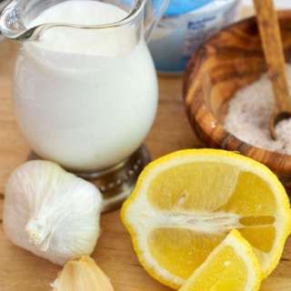 Easy Garlic Yogurt Sauce