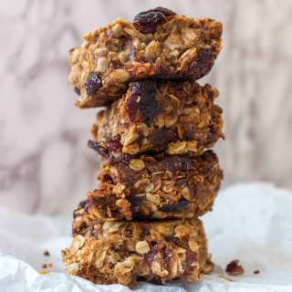 Peanut Butter and Dates Energy Bars