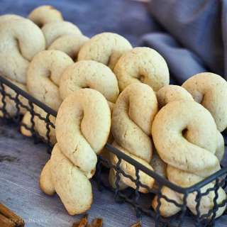 Greek Butter Cookies (Koulourakia)