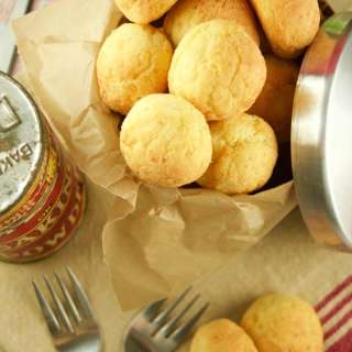 Latin Cheese Bread (Almojabanas)