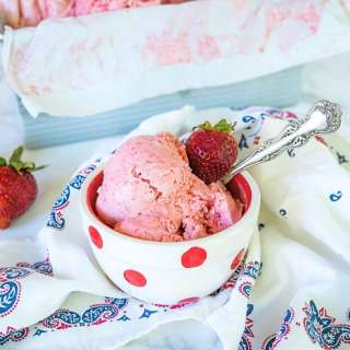 Fresh Strawberry Ice Cream