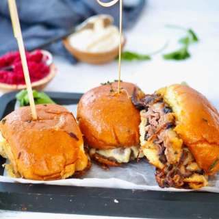 Roast Beef Sliders (Hawaiian Rolls)