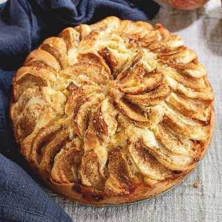 Easy German Apple Cake Recipe - Apfelkuchen