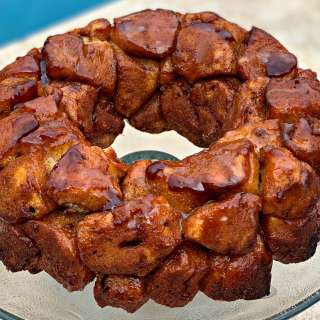 Cinnamon Roll Monkey Bread