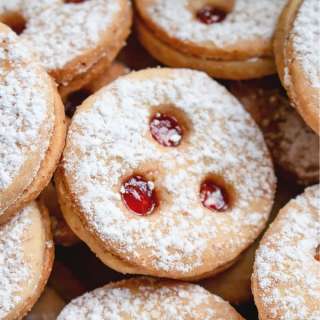 Linzer Cookies Recipe