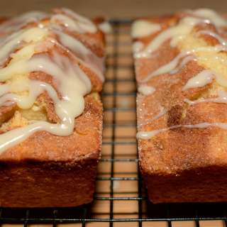 Cinnamon Roll Quick Bread