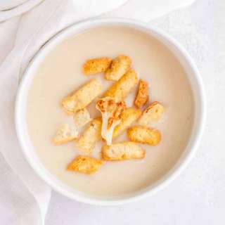 Creamy Roasted Garlic and Cauliflower Soup
