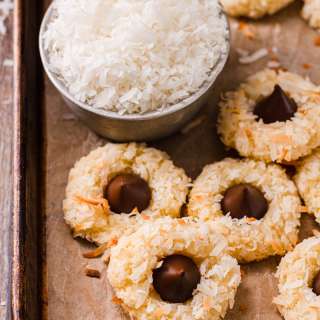 Macaroon Kiss Cookies