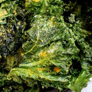 Kale Chips with Nutritional Yeast