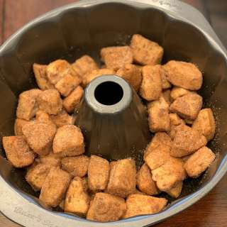 Easy Apple Cinnamon Monkey Bread