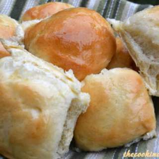 Easy Bread Machine Dinner Rolls