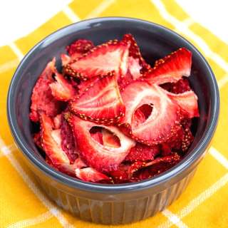 Dehydrated Strawberries in the Dehydrator