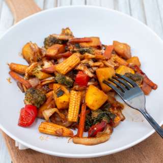 Asian Vegetable Stir Fry with Fresh Vegetables and Sauce