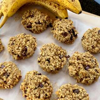 Simple Banana Oat Peanut Butter Cookies