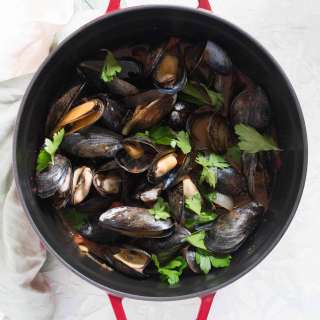 Spicy Steamed Mussels