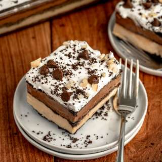 No Bake Chocolate Peanut Butter Oreo Dessert