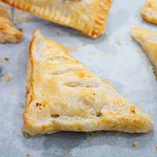 Chicken Puff Pastry Bites