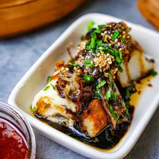 Chee Cheong Fun (Steamed Rice Noodle Dim Sum Rolls)