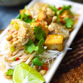 The best Ketoprak (Indonesian tofu and vermicelli salad with peanut dressing)