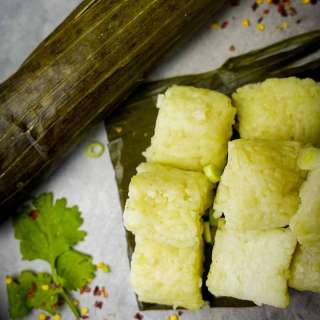 Lontong (Indonesian banana leaf compressed rice cake)