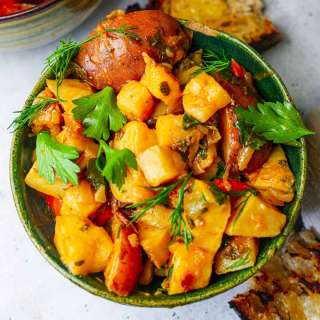 Zeytinyağlı Kereviz Yemeği (Turkish braised celery root)