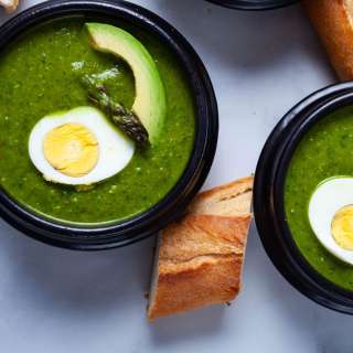 Healthy Creamy asparagus soup (no cream)