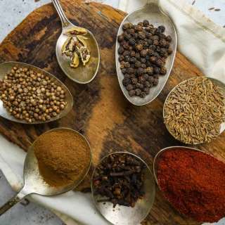 Baharat بهارات  (Lebanese 7-spice blend)
