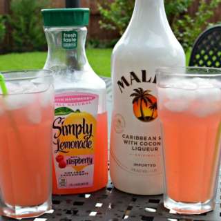 Raspberry Lemonade Cocktail