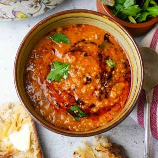 Ezogelin çorbası recipe (Turkish lentil soup)