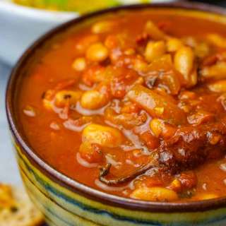 Loubia (Moroccan stewed white beans)