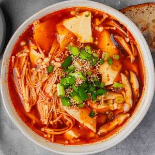 Sundubu Jjigae (Vegan korean tofu soup)