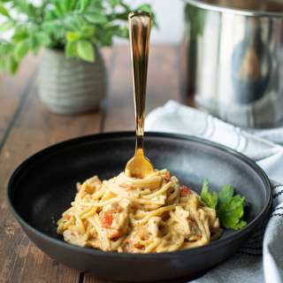 Instant Pot Creamy Chicken Spaghetti